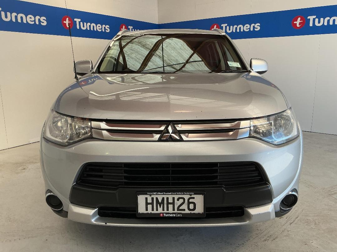 Photo '2' of Mitsubishi Outlander