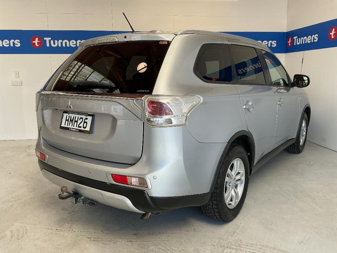 Photo '7' of Mitsubishi Outlander