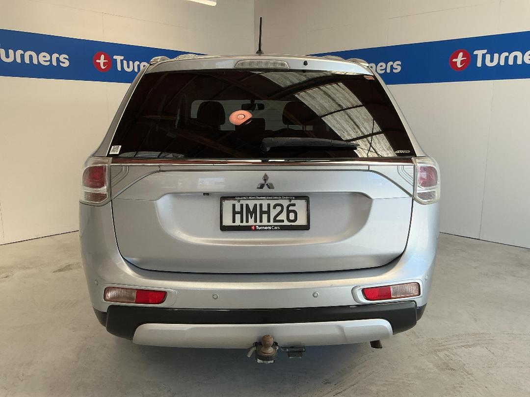 Photo '6' of Mitsubishi Outlander