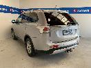 Thumbnail '5' of Mitsubishi Outlander