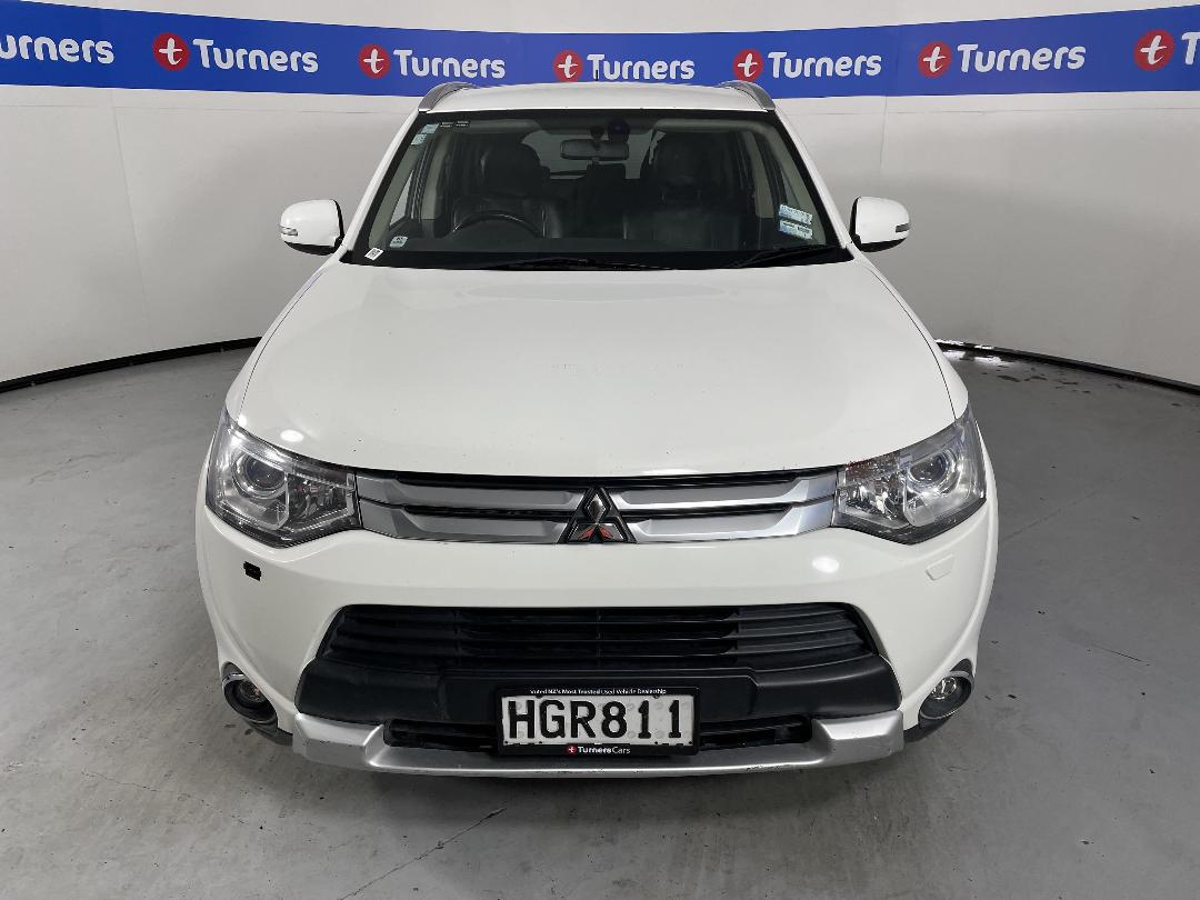 Photo '2' of Mitsubishi Outlander