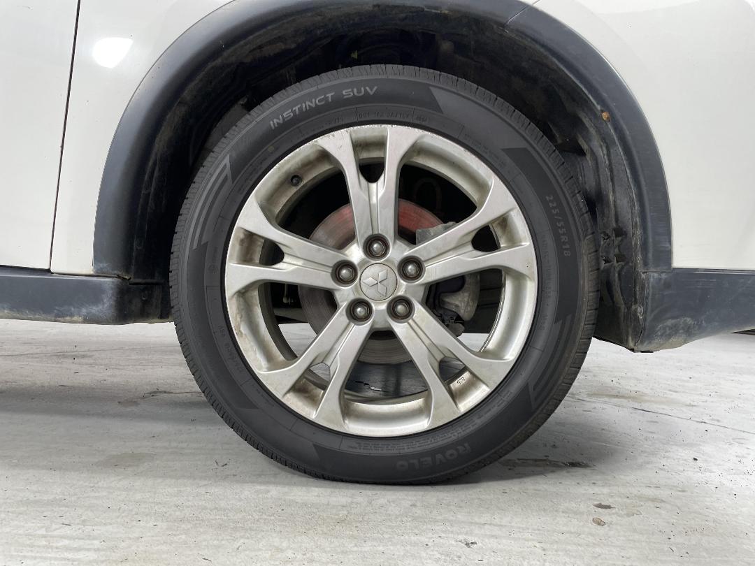 Photo '9' of Mitsubishi Outlander