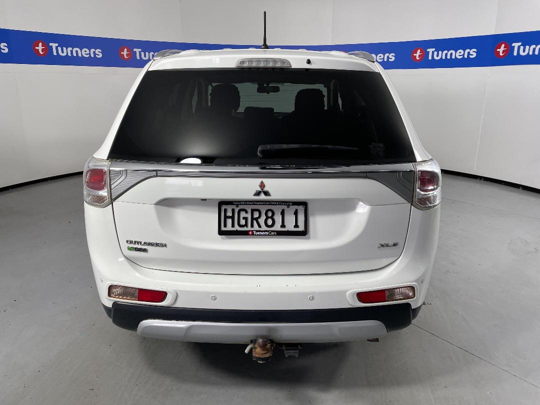 Photo '6' of Mitsubishi Outlander