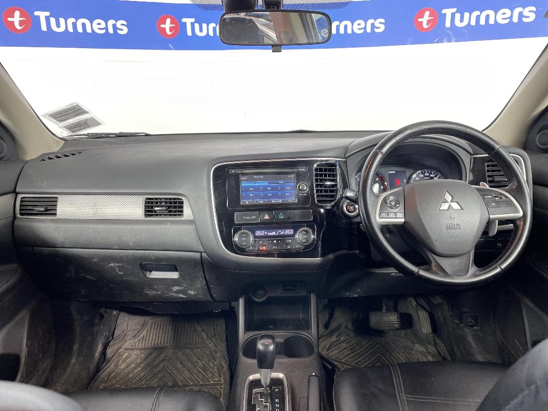 Photo '17' of Mitsubishi Outlander