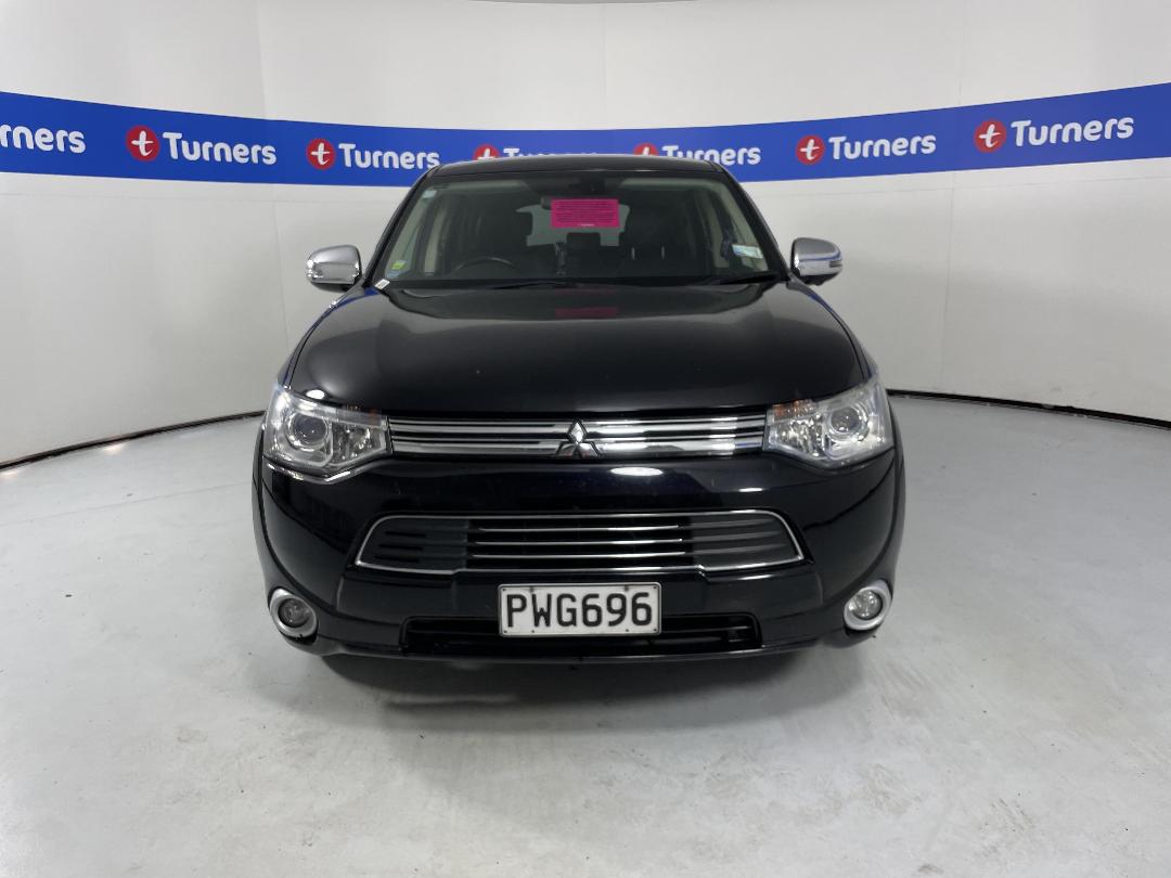 Photo '2' of Mitsubishi Outlander Phev