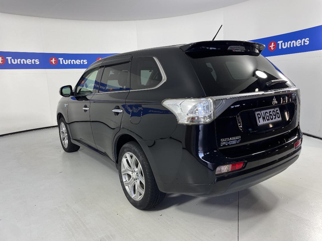 Photo '4' of Mitsubishi Outlander Phev