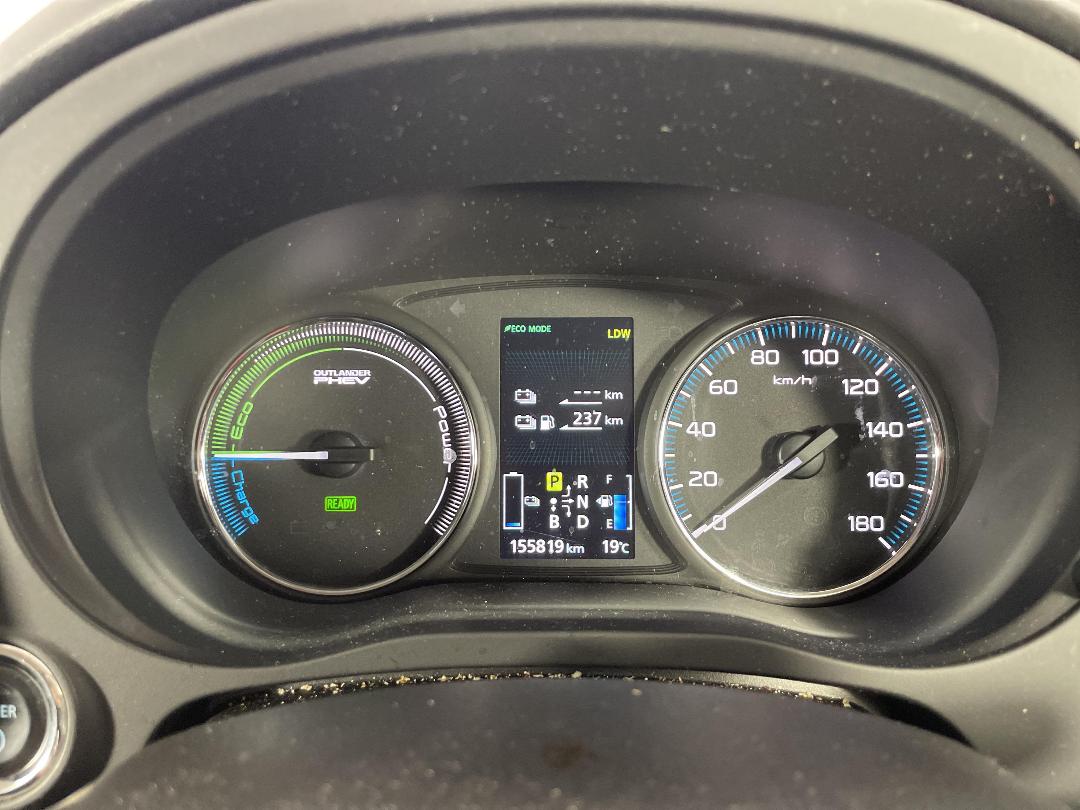 Photo '19' of Mitsubishi Outlander Phev