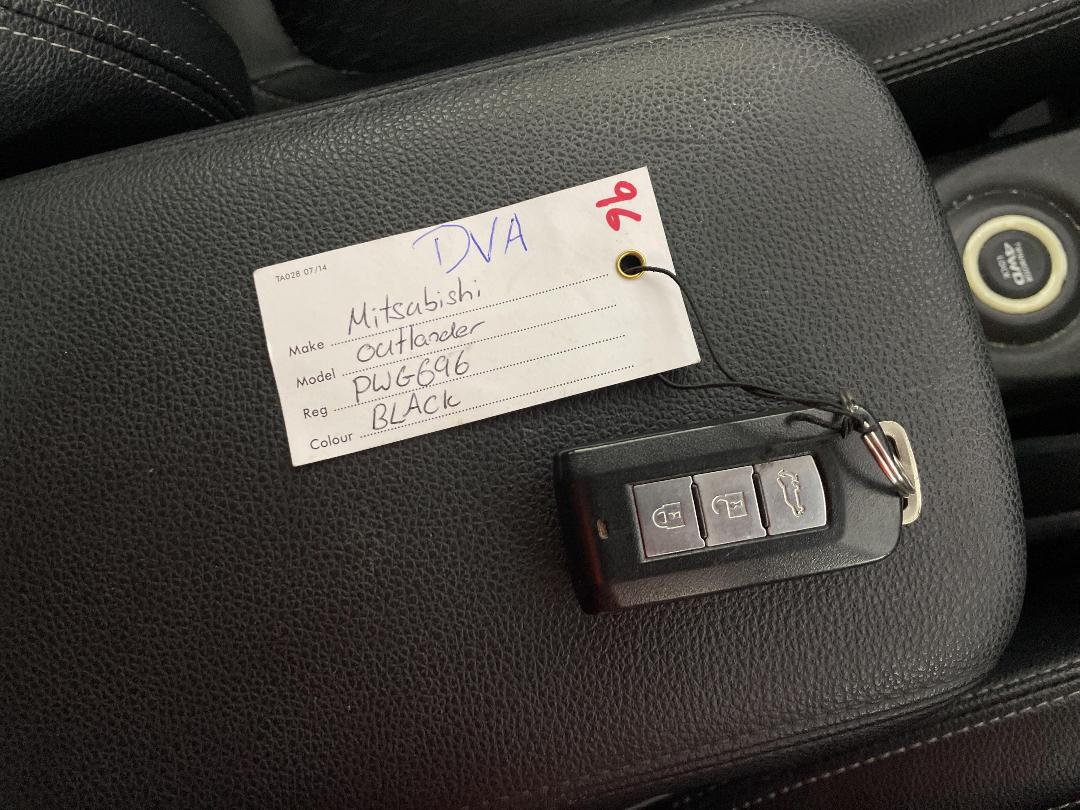 Photo '20' of Mitsubishi Outlander Phev