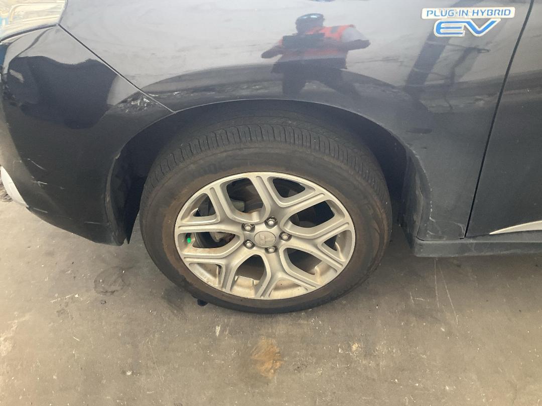 Photo '17' of Mitsubishi Outlander