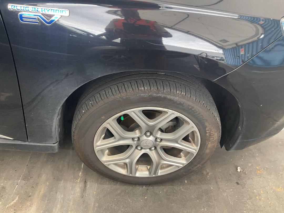 Photo '18' of Mitsubishi Outlander