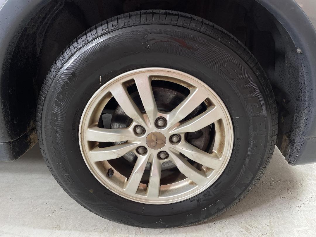 Photo '9' of Mitsubishi Outlander