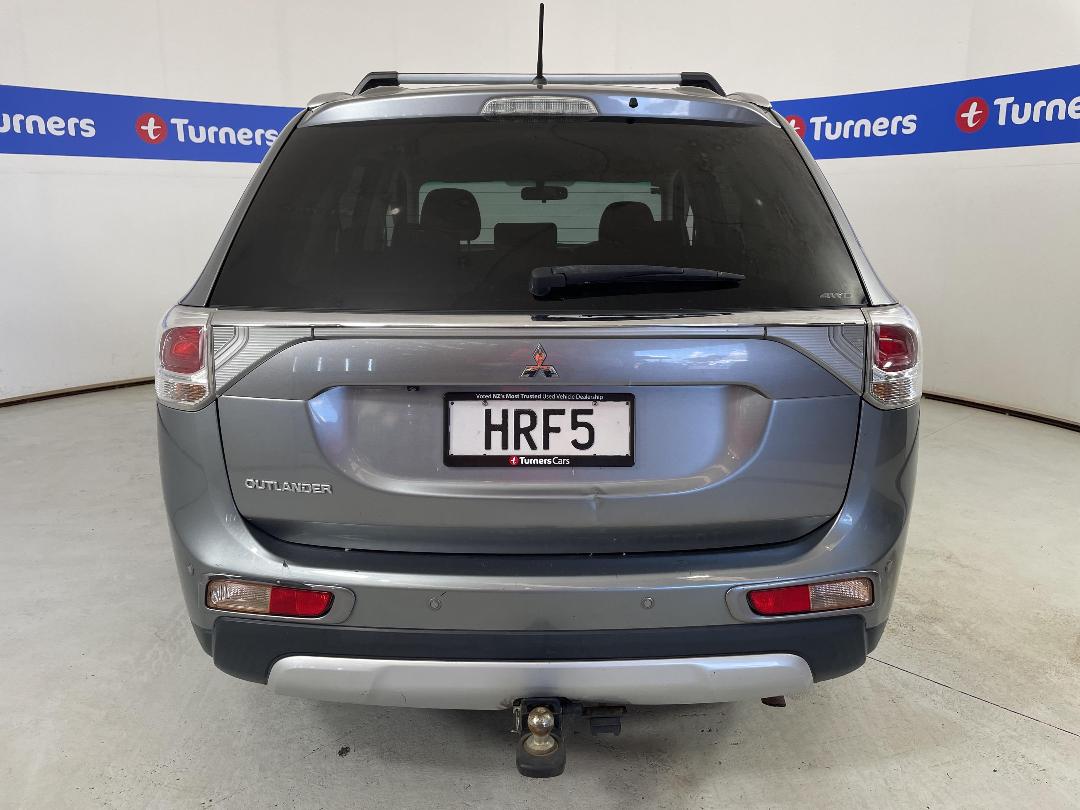 Photo '6' of Mitsubishi Outlander