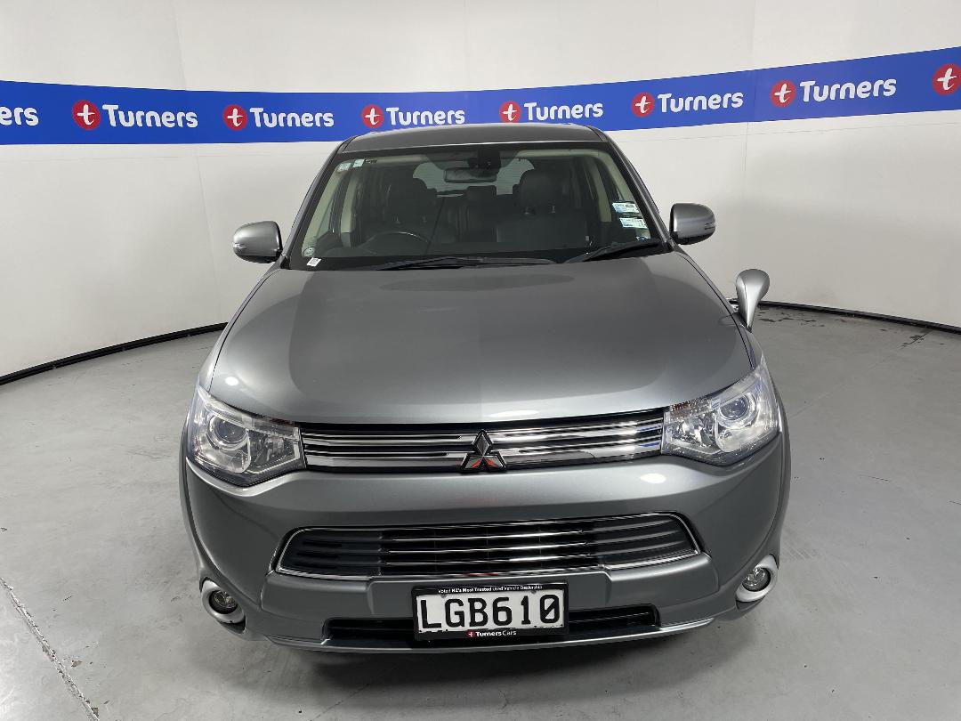 Photo '2' of Mitsubishi Outlander Photo '2' of Mitsubishi Outlander