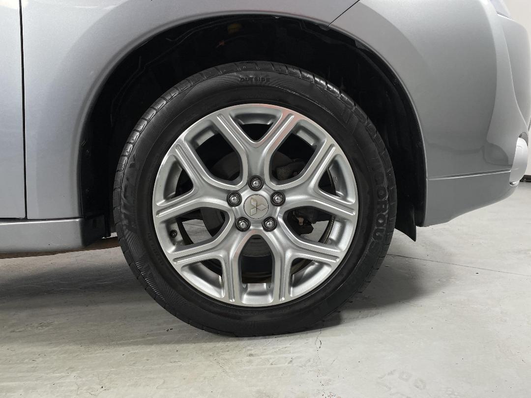 Photo '9' of Mitsubishi Outlander Photo '9' of Mitsubishi Outlander