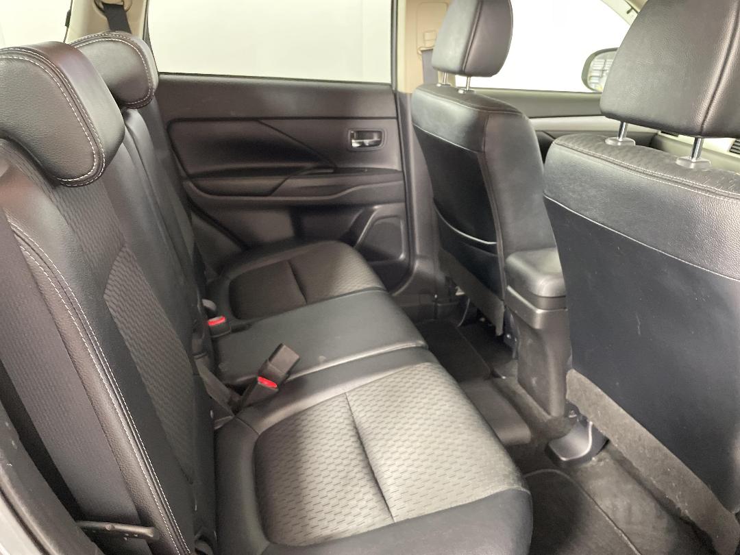 Photo '20' of Mitsubishi Outlander Photo '20' of Mitsubishi Outlander