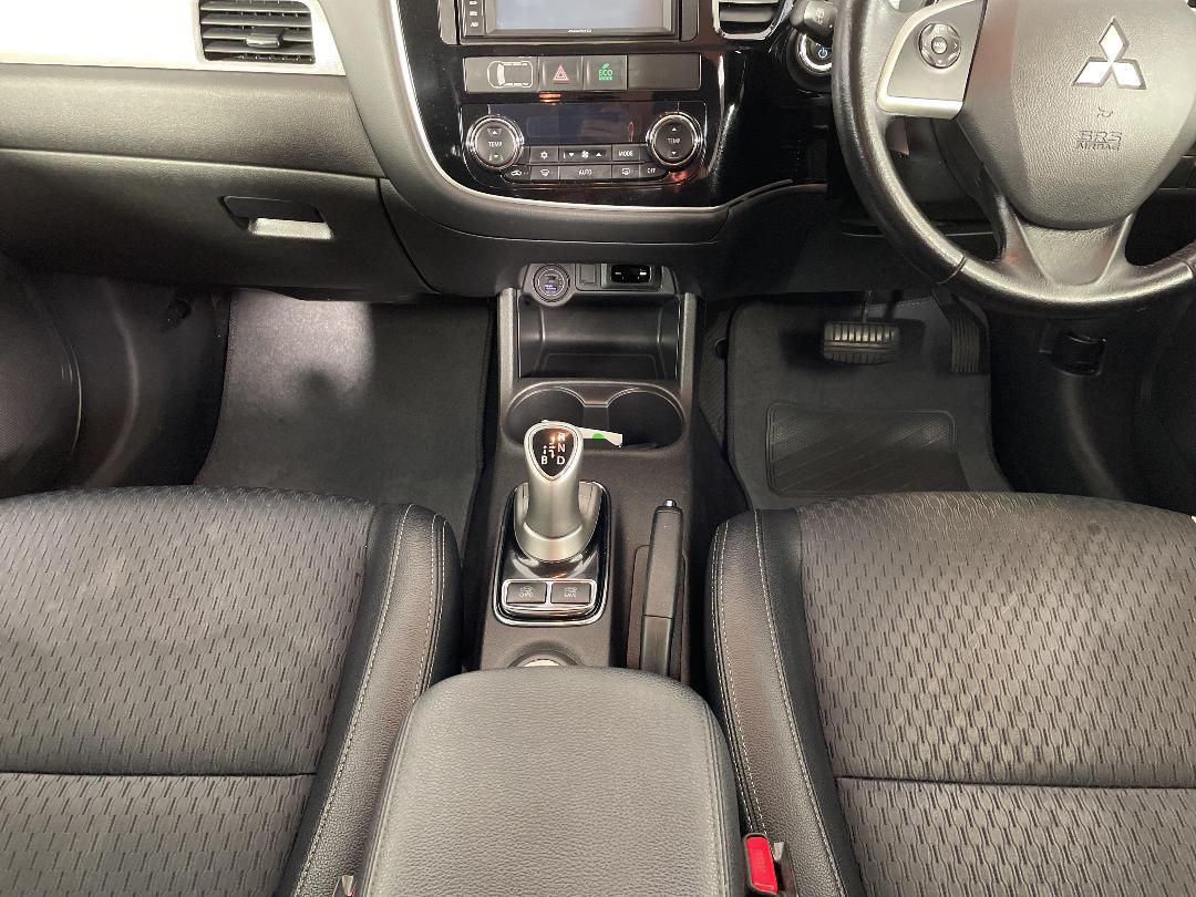 Photo '18' of Mitsubishi Outlander Photo '18' of Mitsubishi Outlander