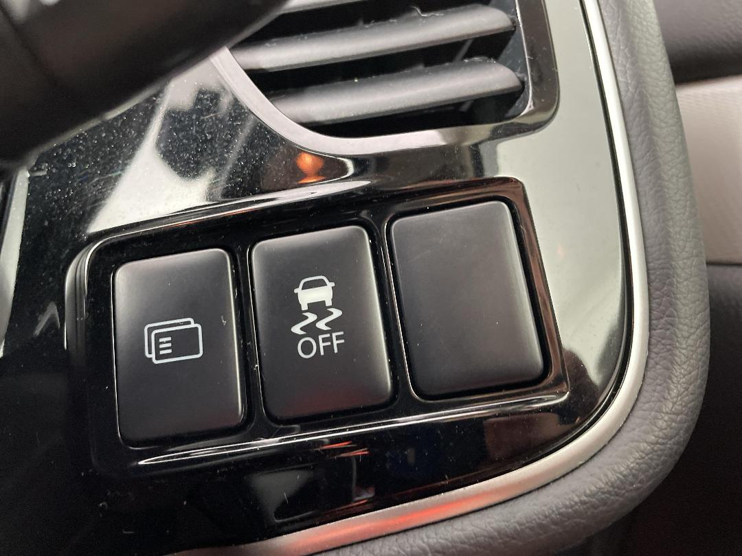 Photo '27' of Mitsubishi Outlander Photo '27' of Mitsubishi Outlander