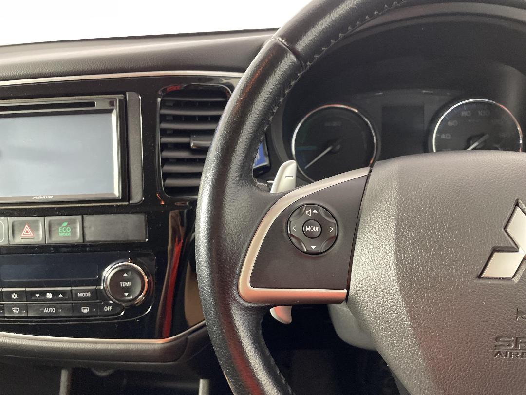 Photo '28' of Mitsubishi Outlander Photo '28' of Mitsubishi Outlander