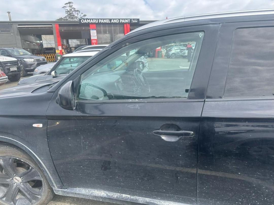 Photo '10' of Mitsubishi Outlander LS