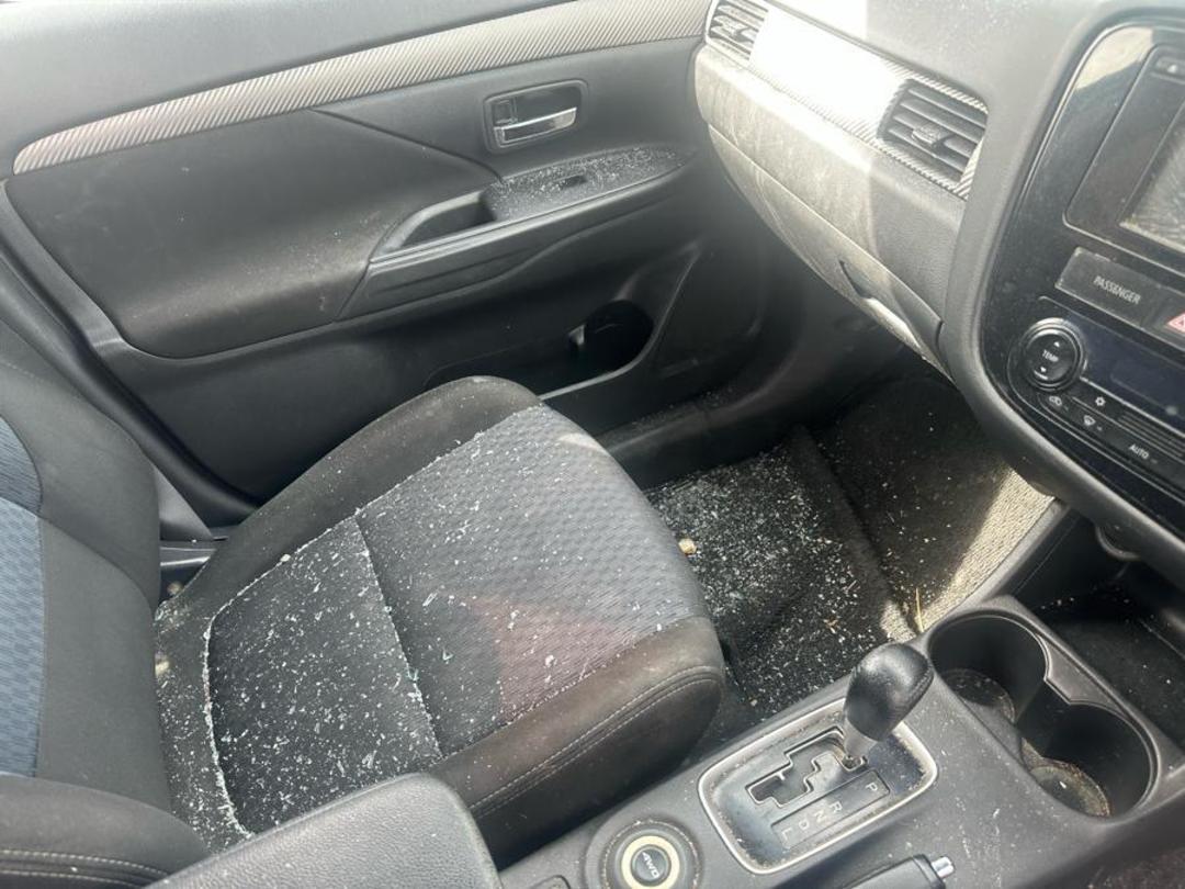 Photo '14' of Mitsubishi Outlander LS