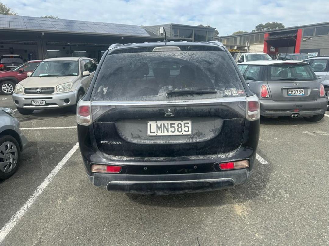 Photo '17' of Mitsubishi Outlander LS