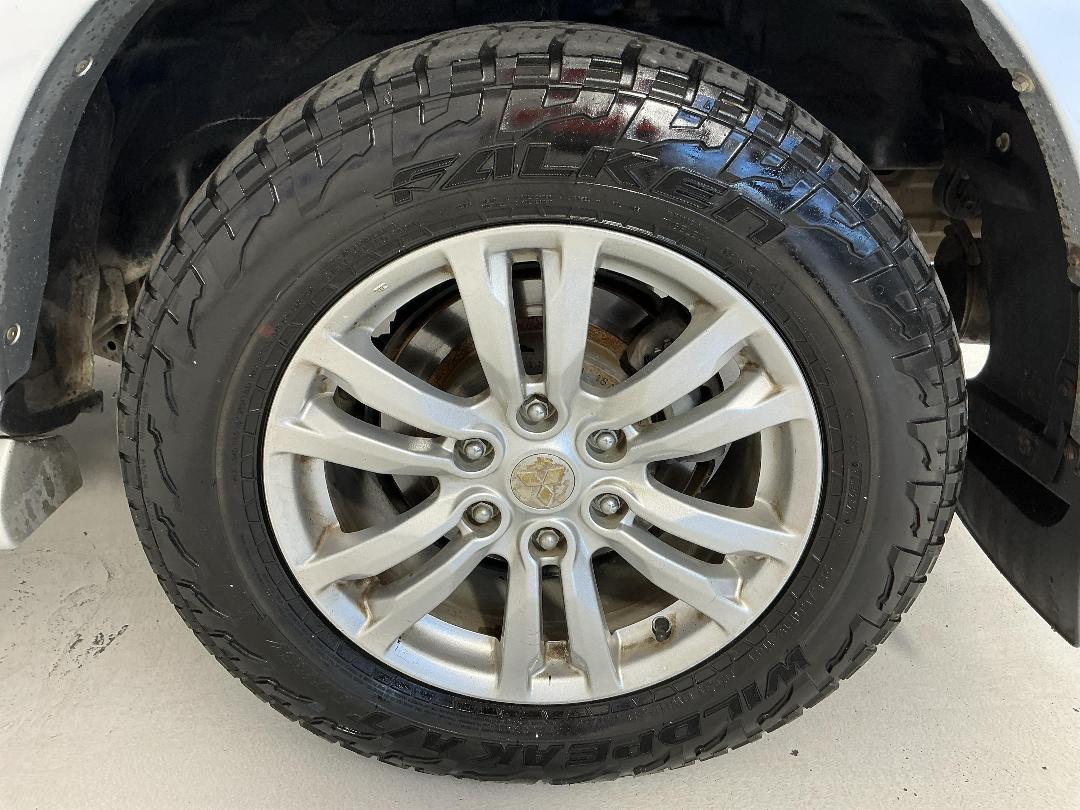 Photo '11' of Mitsubishi Pajero