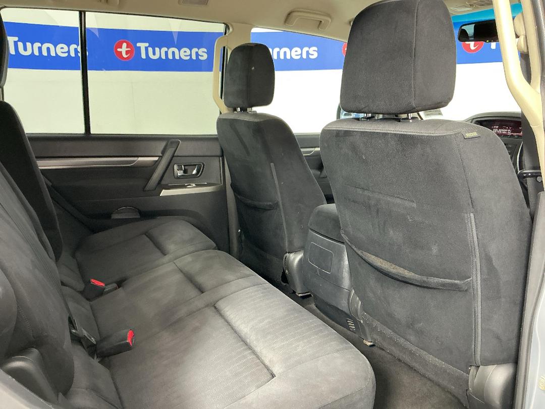 Photo '20' of Mitsubishi Pajero