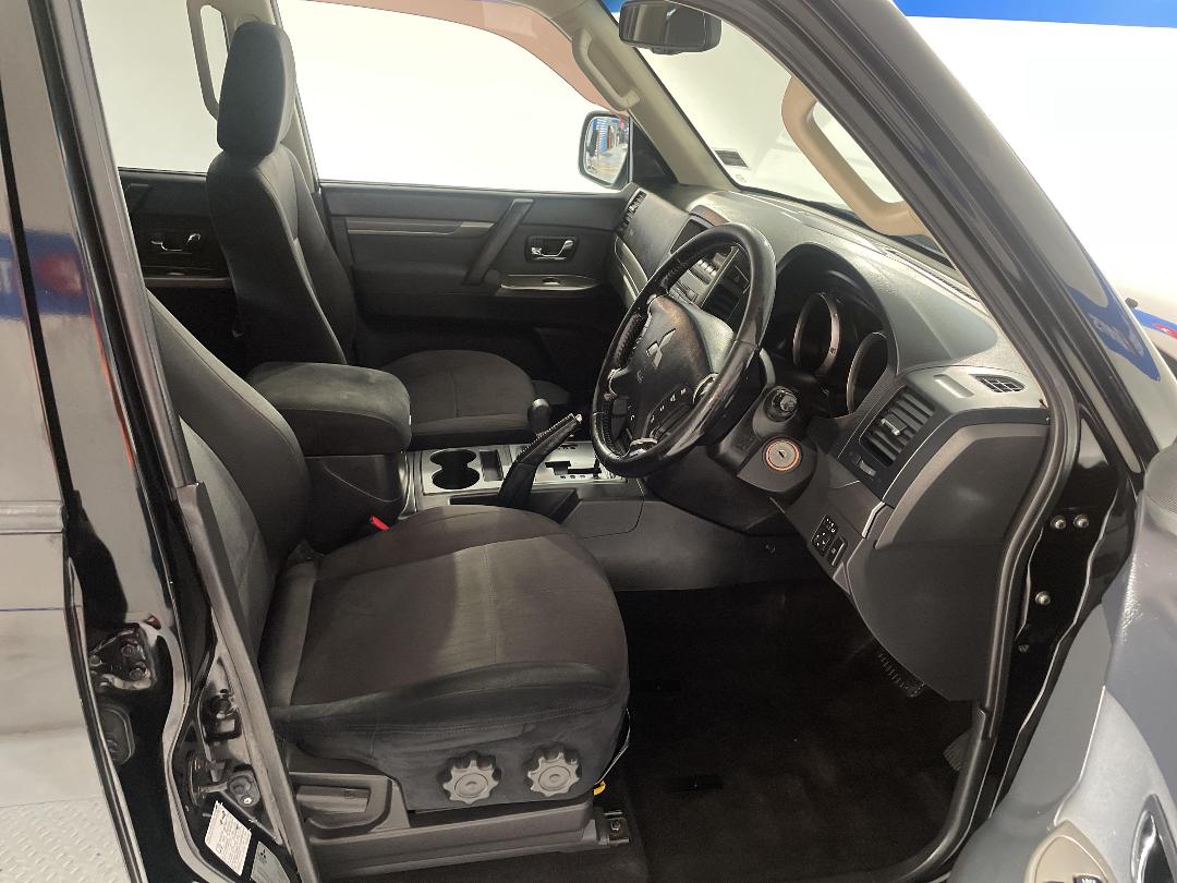 Photo '16' of Mitsubishi Pajero