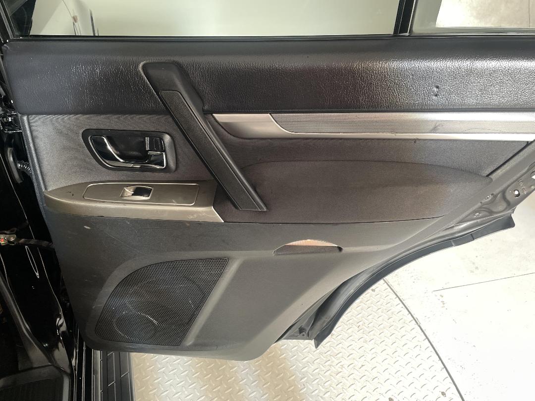 Photo '19' of Mitsubishi Pajero