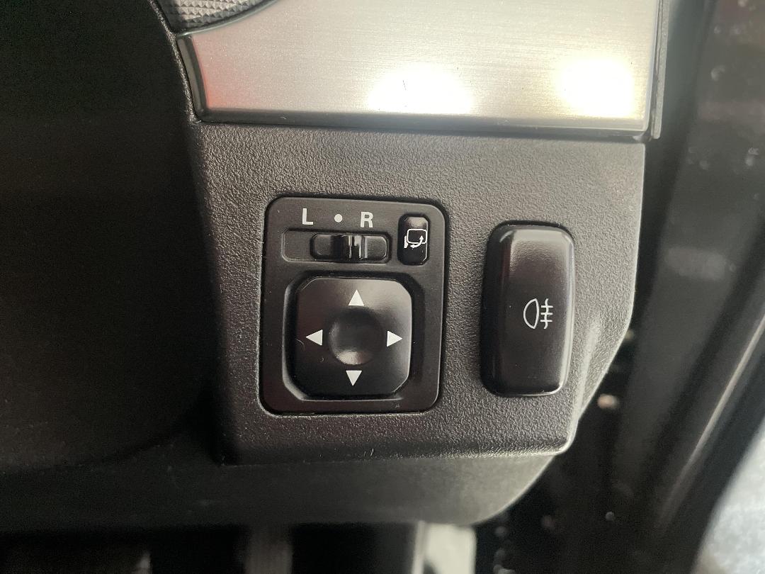 Photo '24' of Mitsubishi Pajero