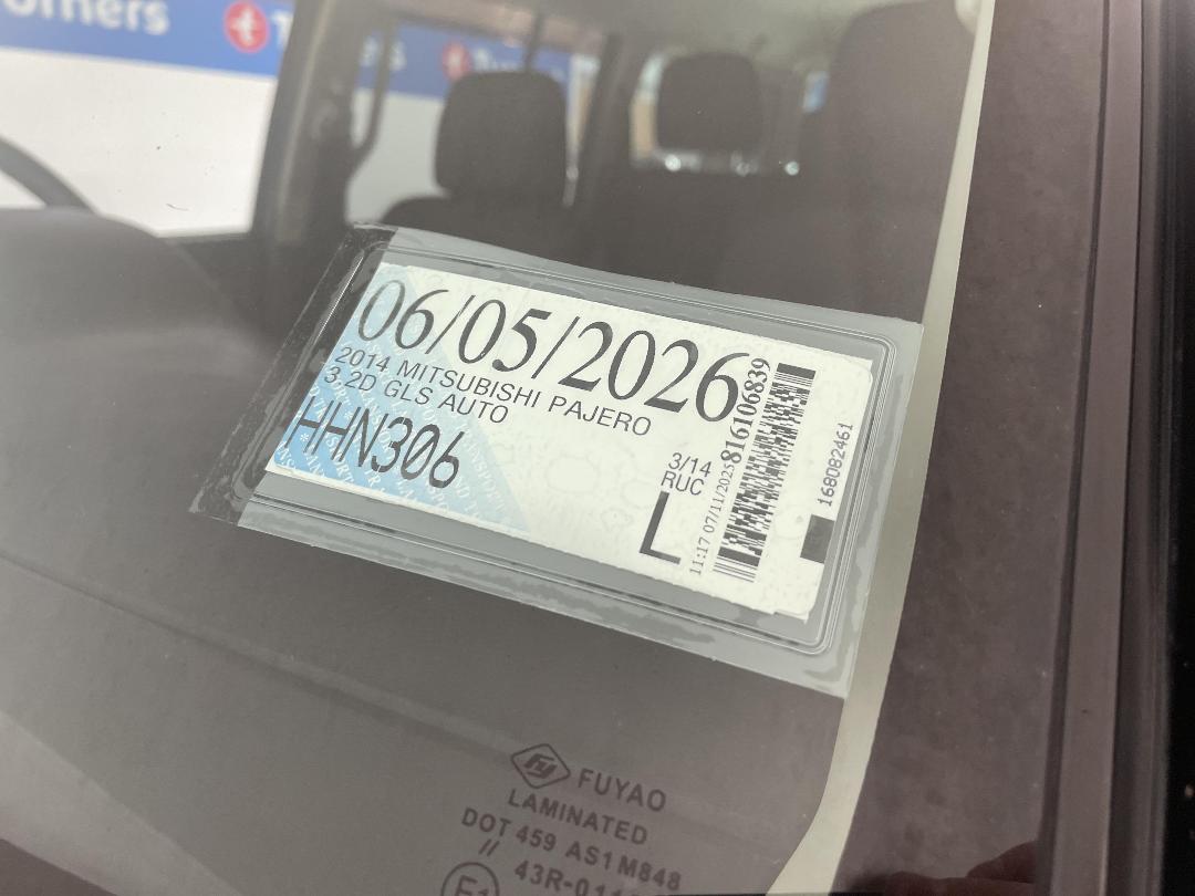 Photo '34' of Mitsubishi Pajero