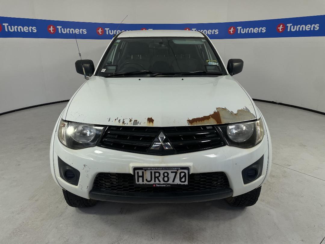 Photo '2' of Mitsubishi Triton