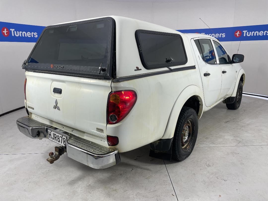 Photo '7' of Mitsubishi Triton