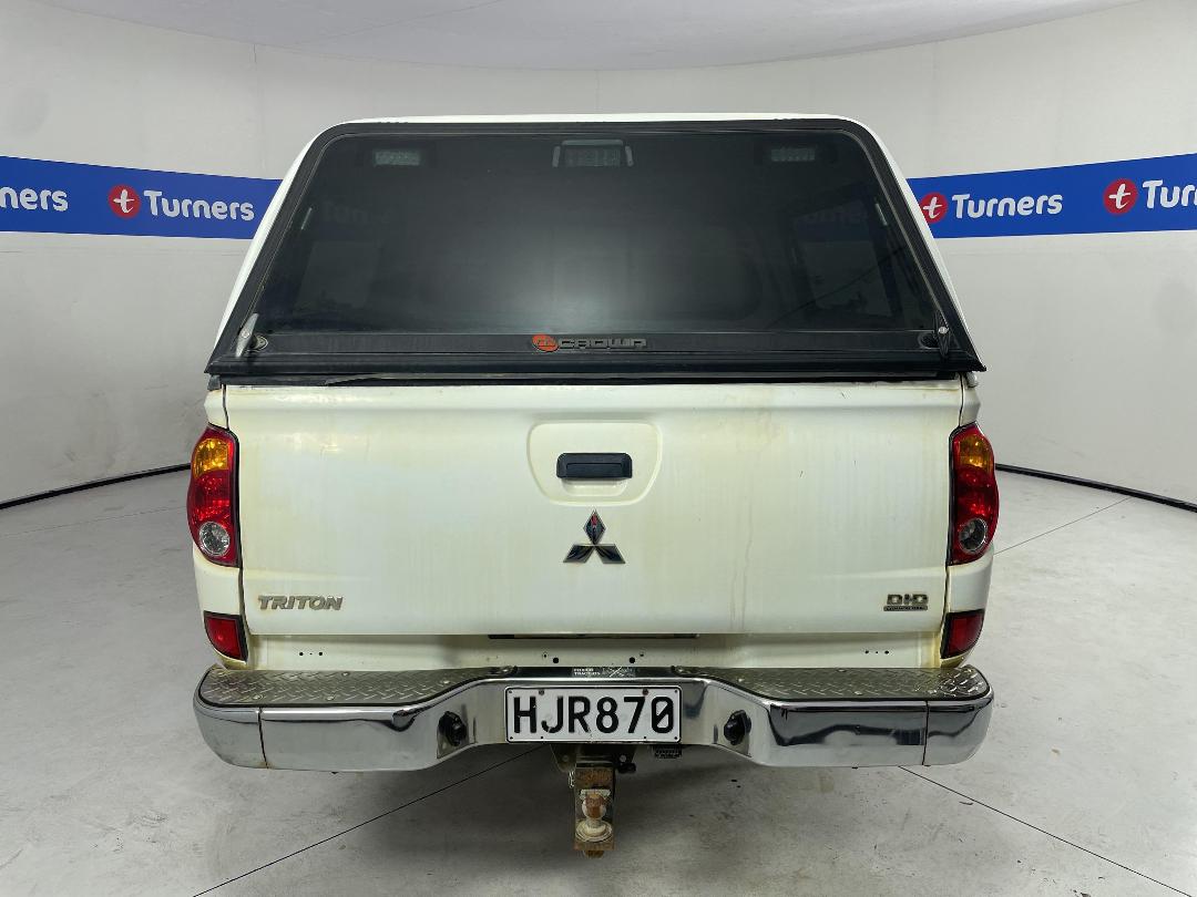 Photo '6' of Mitsubishi Triton