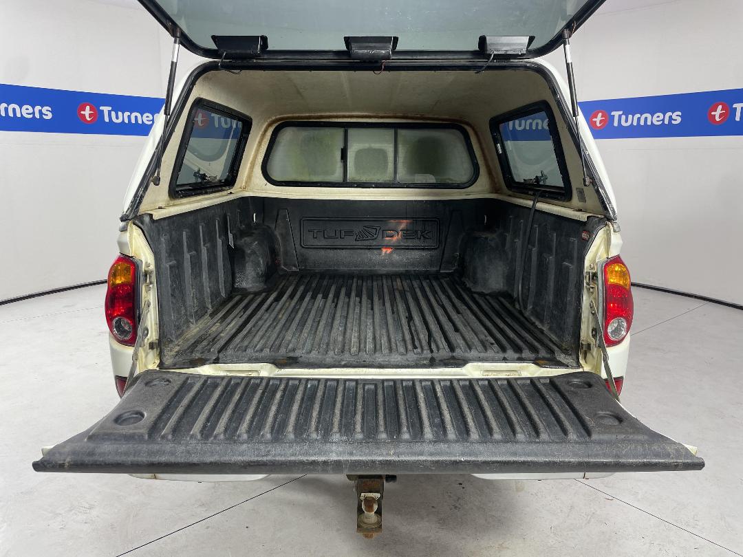 Photo '14' of Mitsubishi Triton