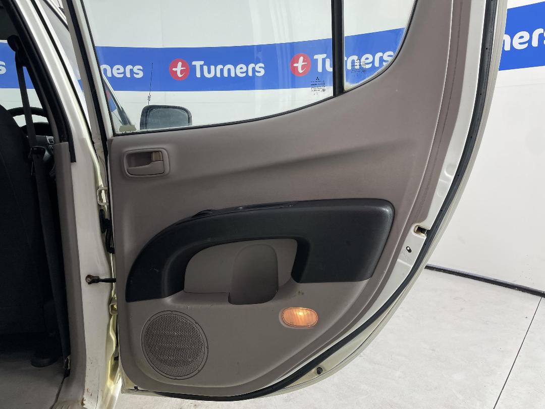 Photo '19' of Mitsubishi Triton