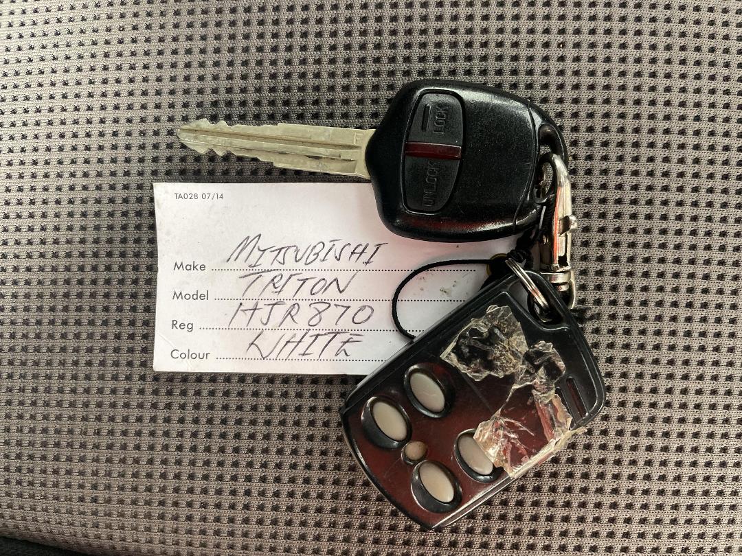 Photo '22' of Mitsubishi Triton