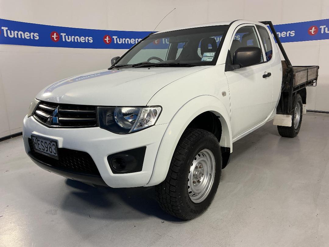 Photo '4' of Mitsubishi Triton