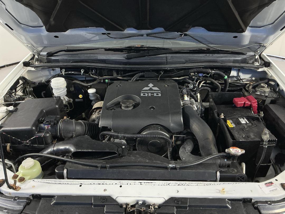 Photo '13' of Mitsubishi Triton