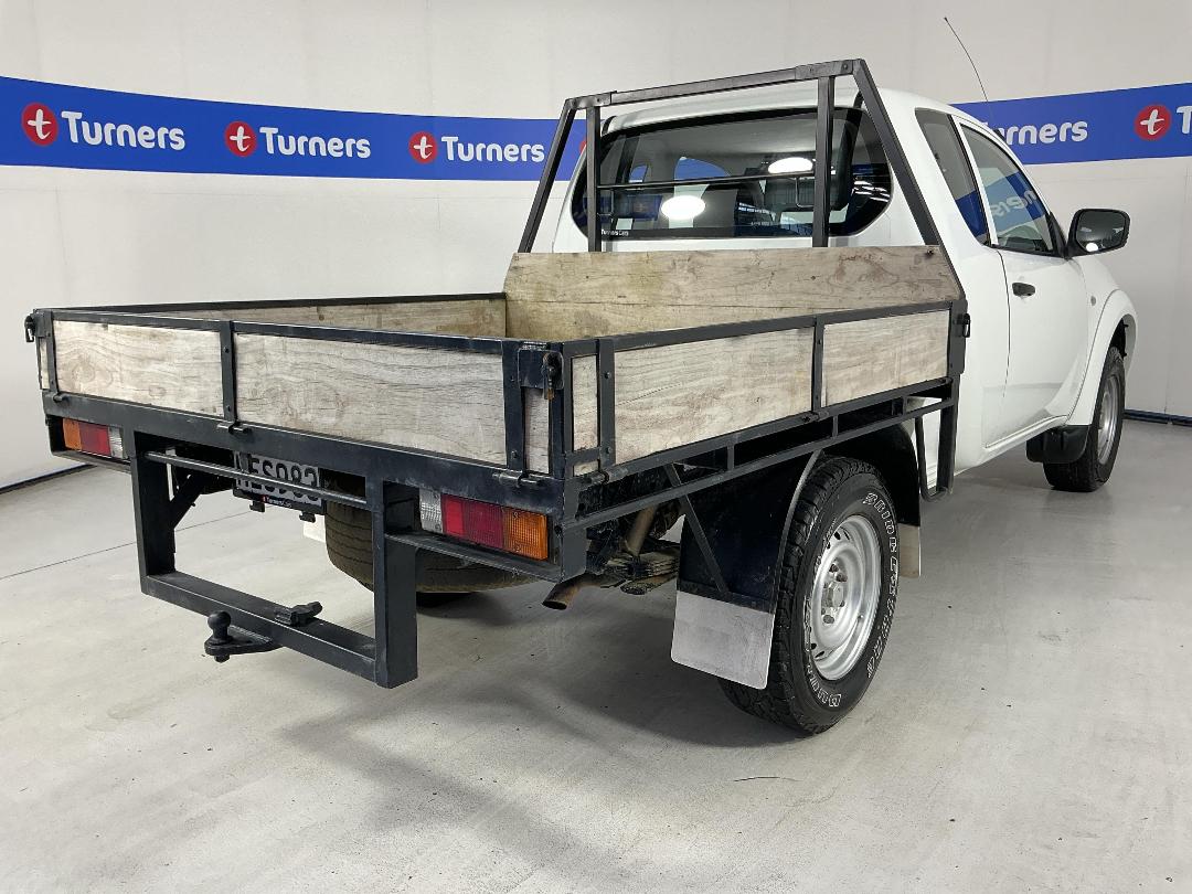 Photo '7' of Mitsubishi Triton