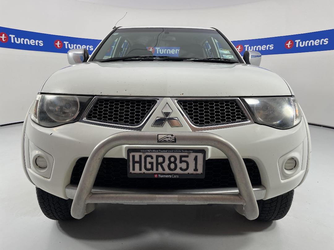 Photo '2' of Mitsubishi Triton