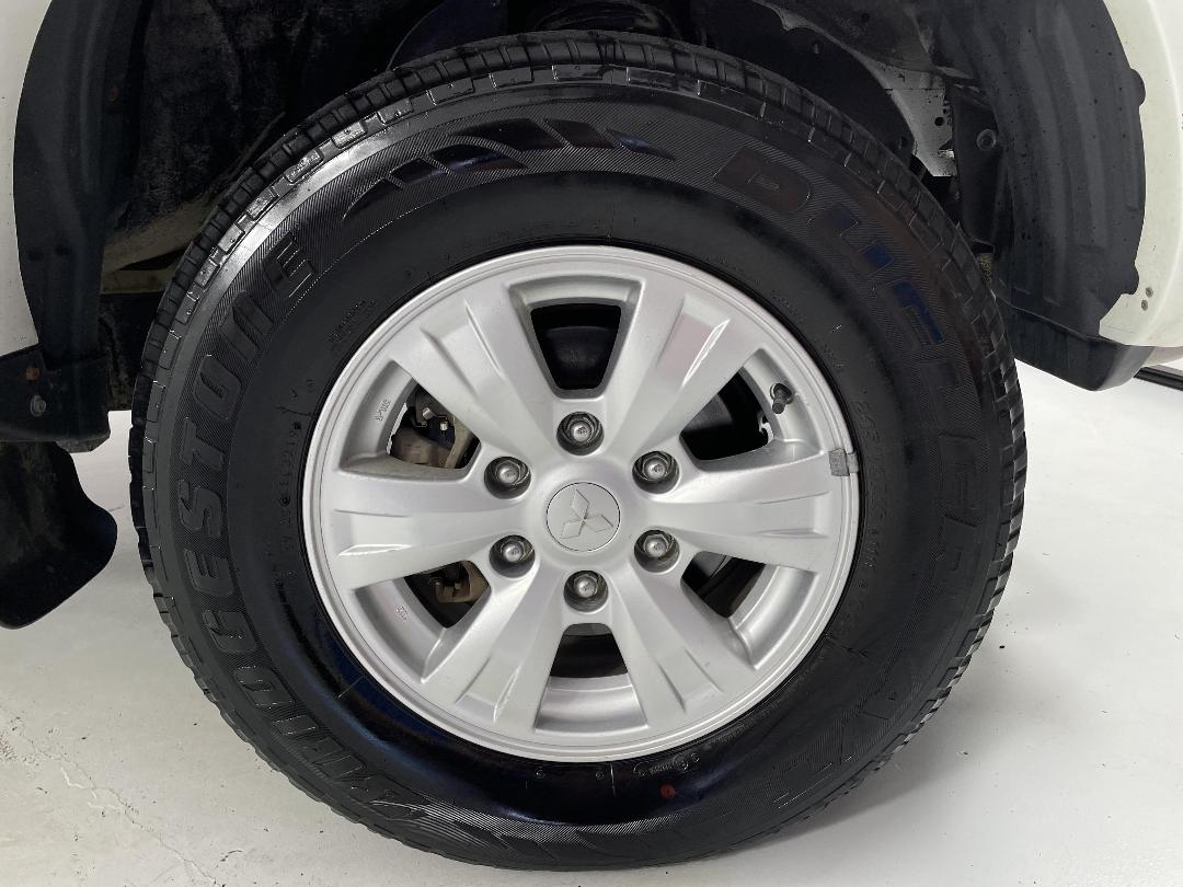 Photo '9' of Mitsubishi Triton