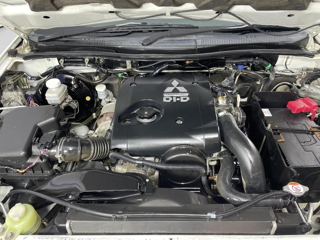 Photo '13' of Mitsubishi Triton