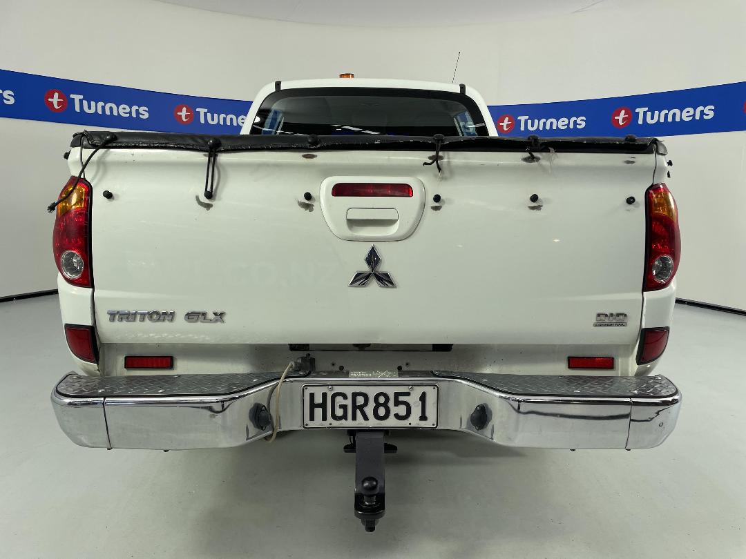 Photo '6' of Mitsubishi Triton