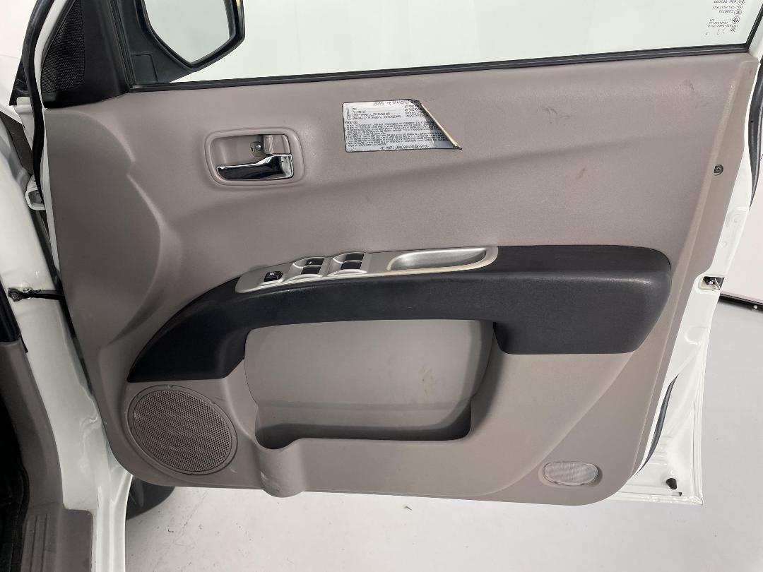 Photo '15' of Mitsubishi Triton