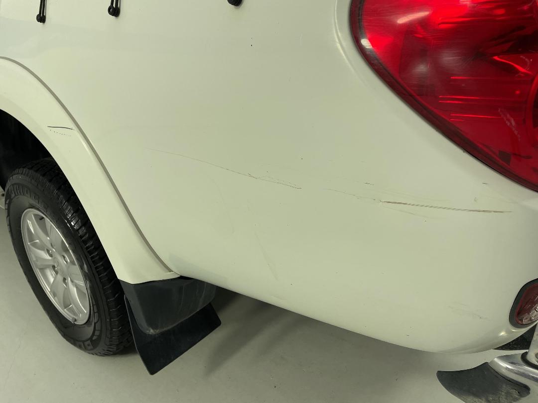 Photo '32' of Mitsubishi Triton