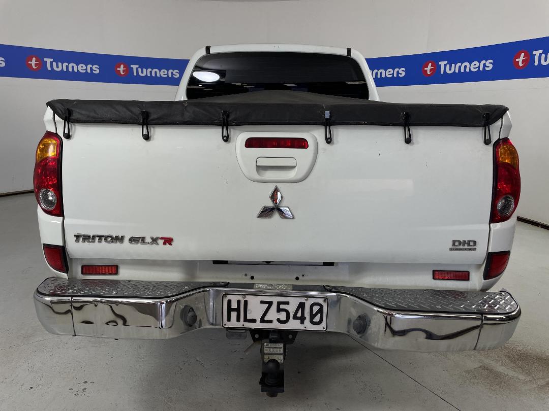 Photo '6' of Mitsubishi Triton