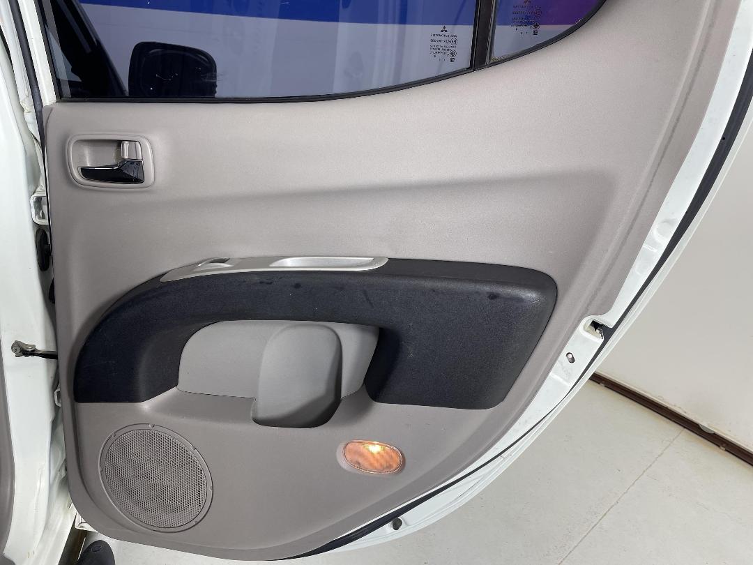 Photo '19' of Mitsubishi Triton