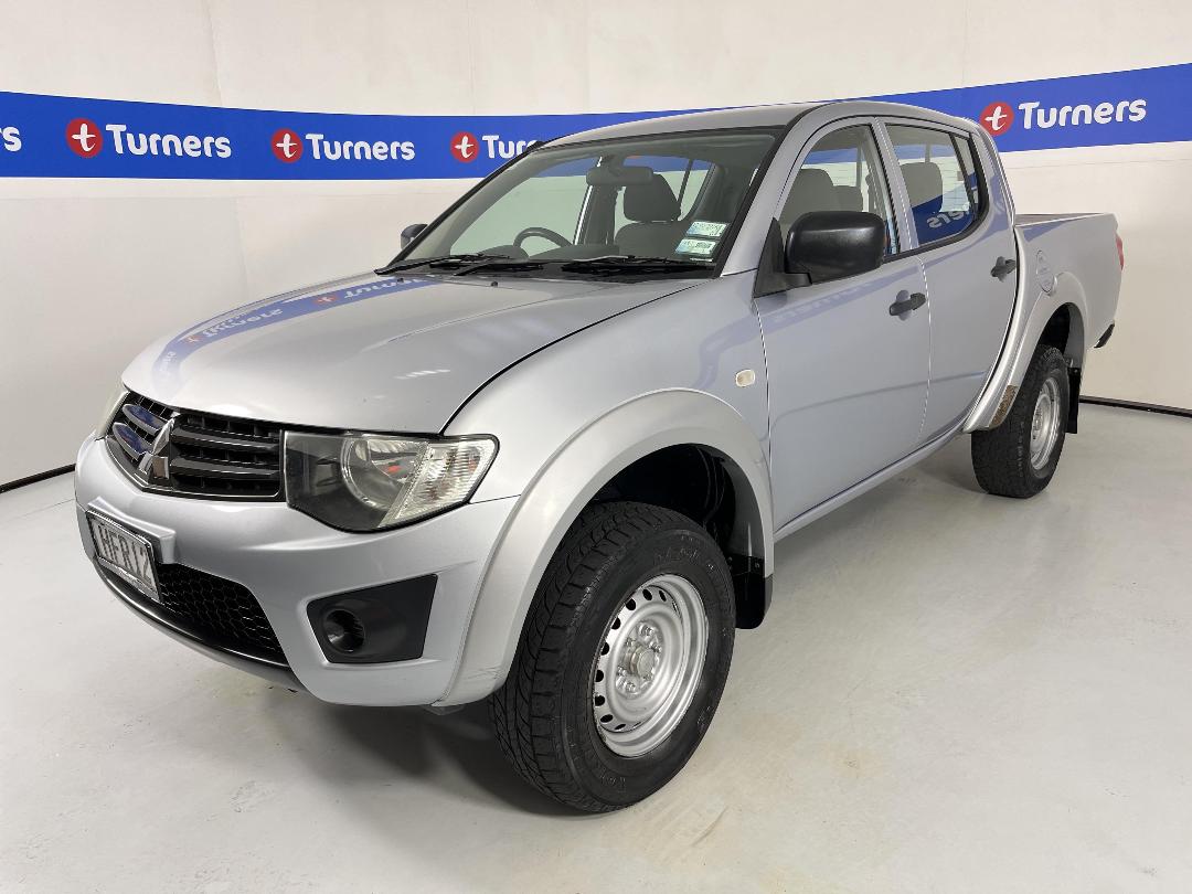 Photo '4' of Mitsubishi Triton