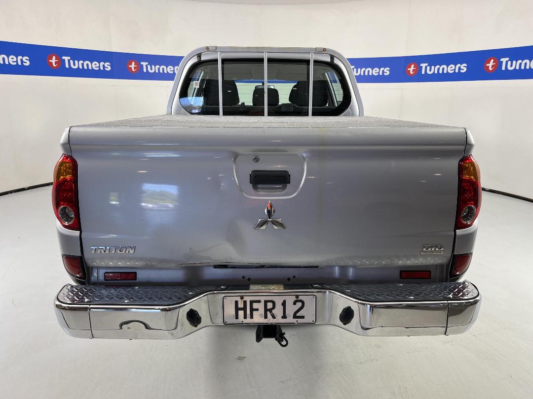 Photo '6' of Mitsubishi Triton